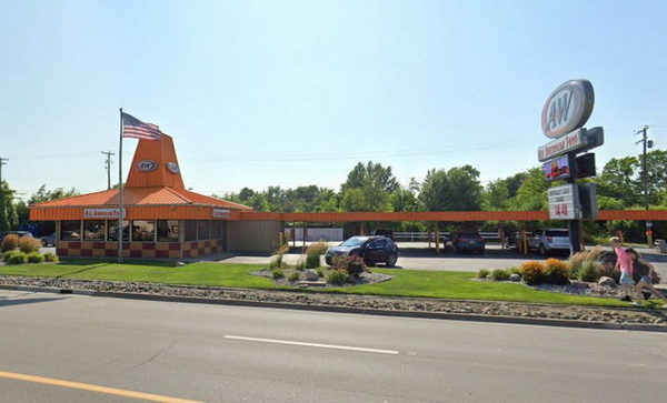 A&W Restaurant - Standish 302 Us-23 2 (newer photo)